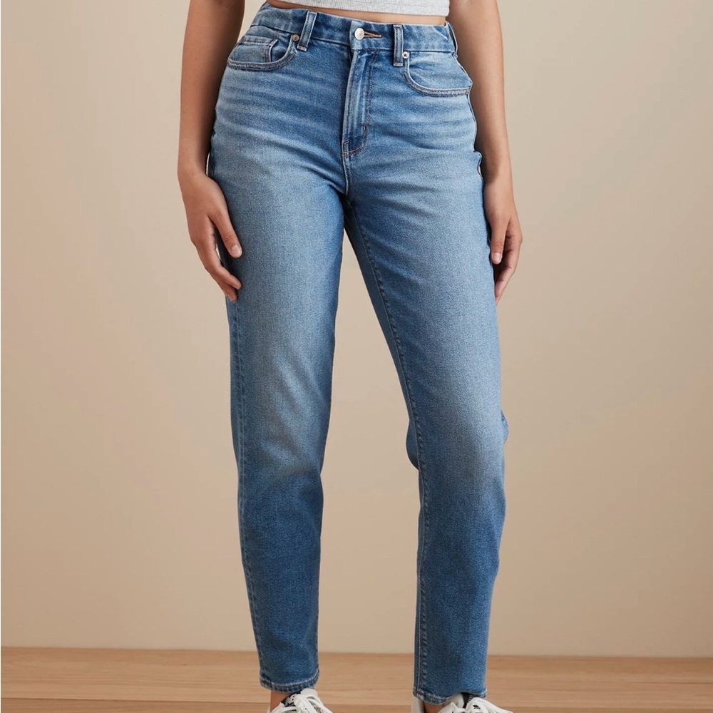 American Eagle Outfitters High-Rise Straight Jeans in Light Blue